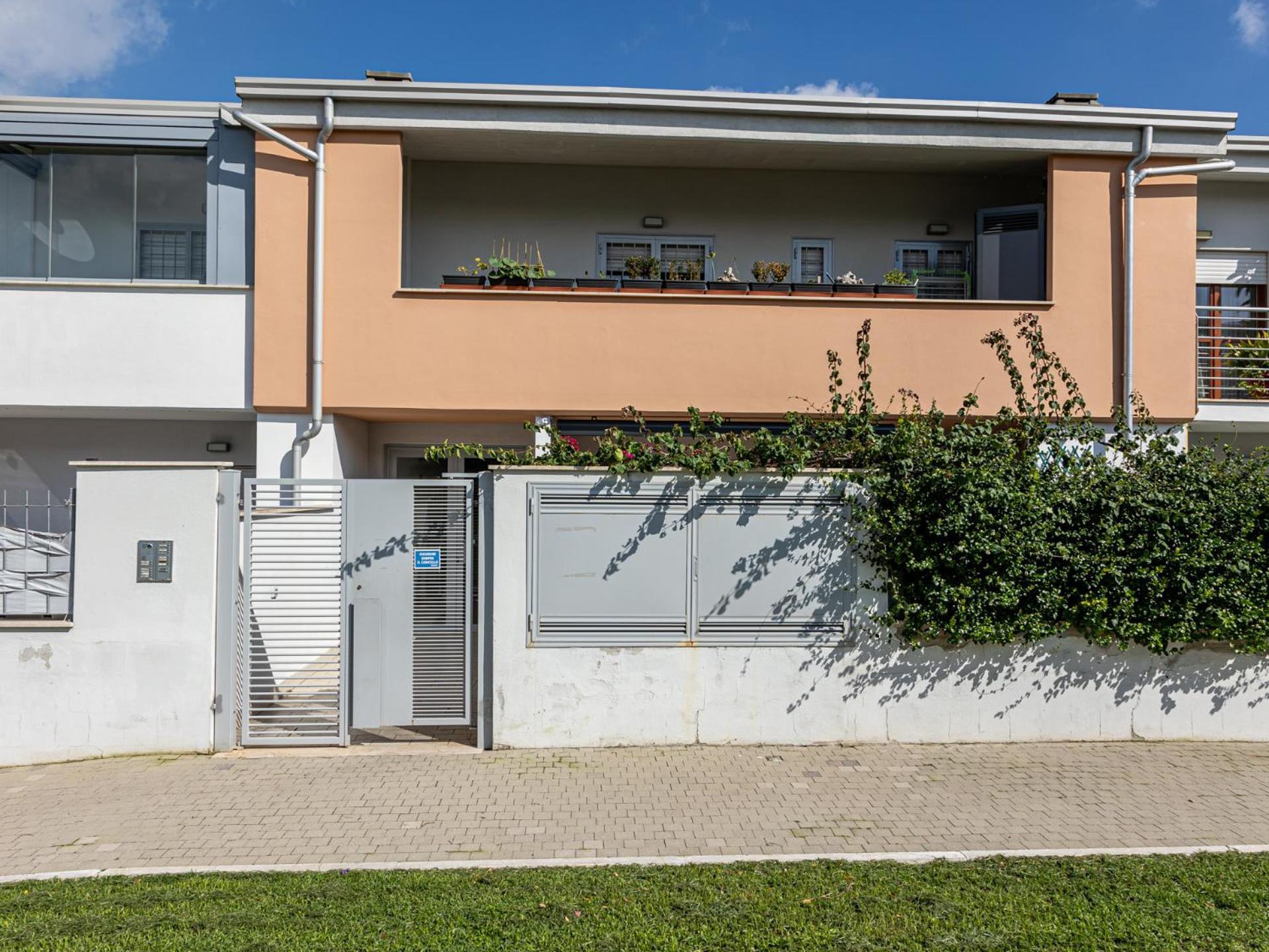 Mrb Real Estate - Maison Ludovica - Monolocale Moderno Con Giardino Frattocchie Exterior photo